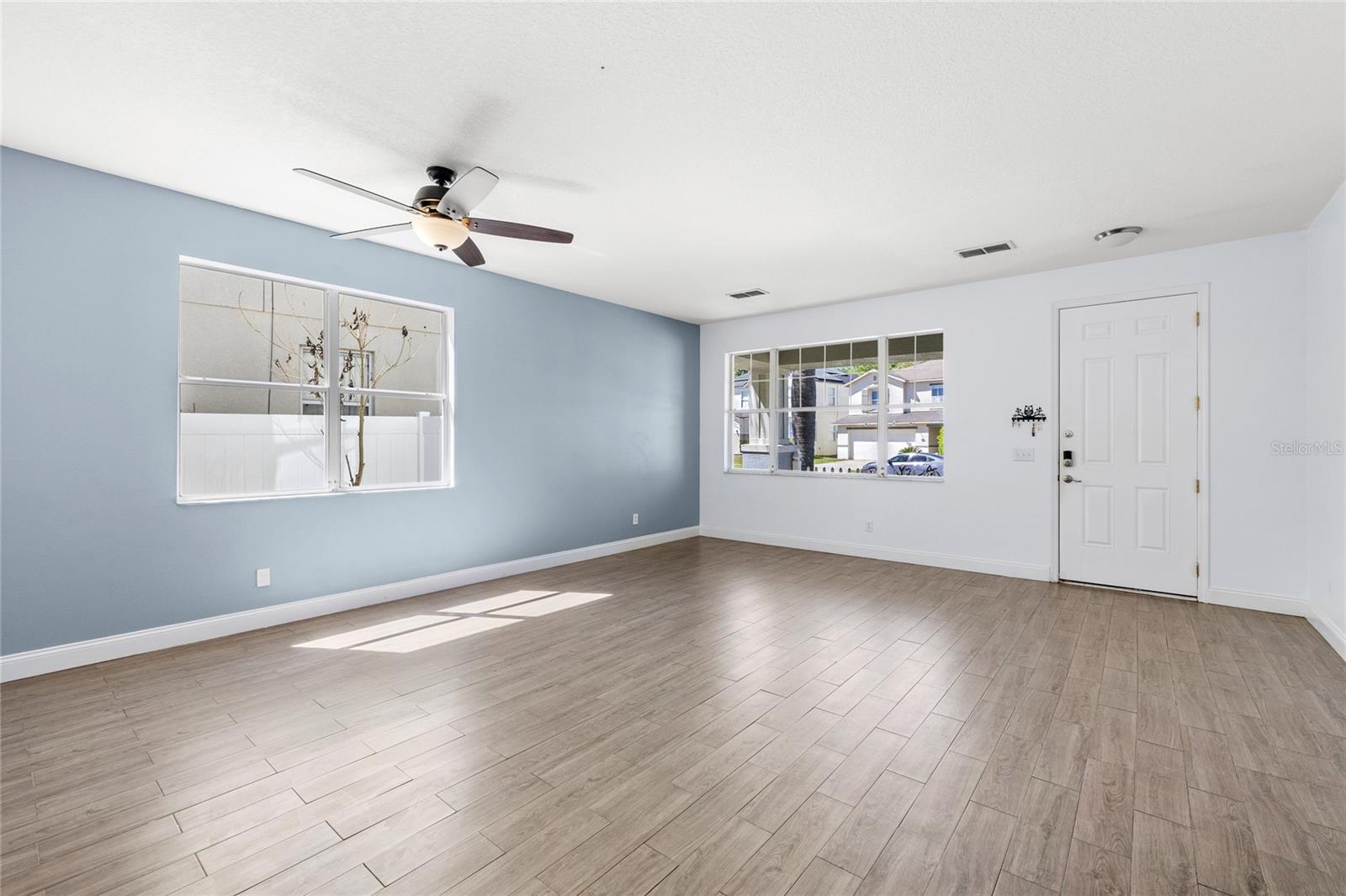 Image 11 of 77 For 16943 Sunrise Vista Drive