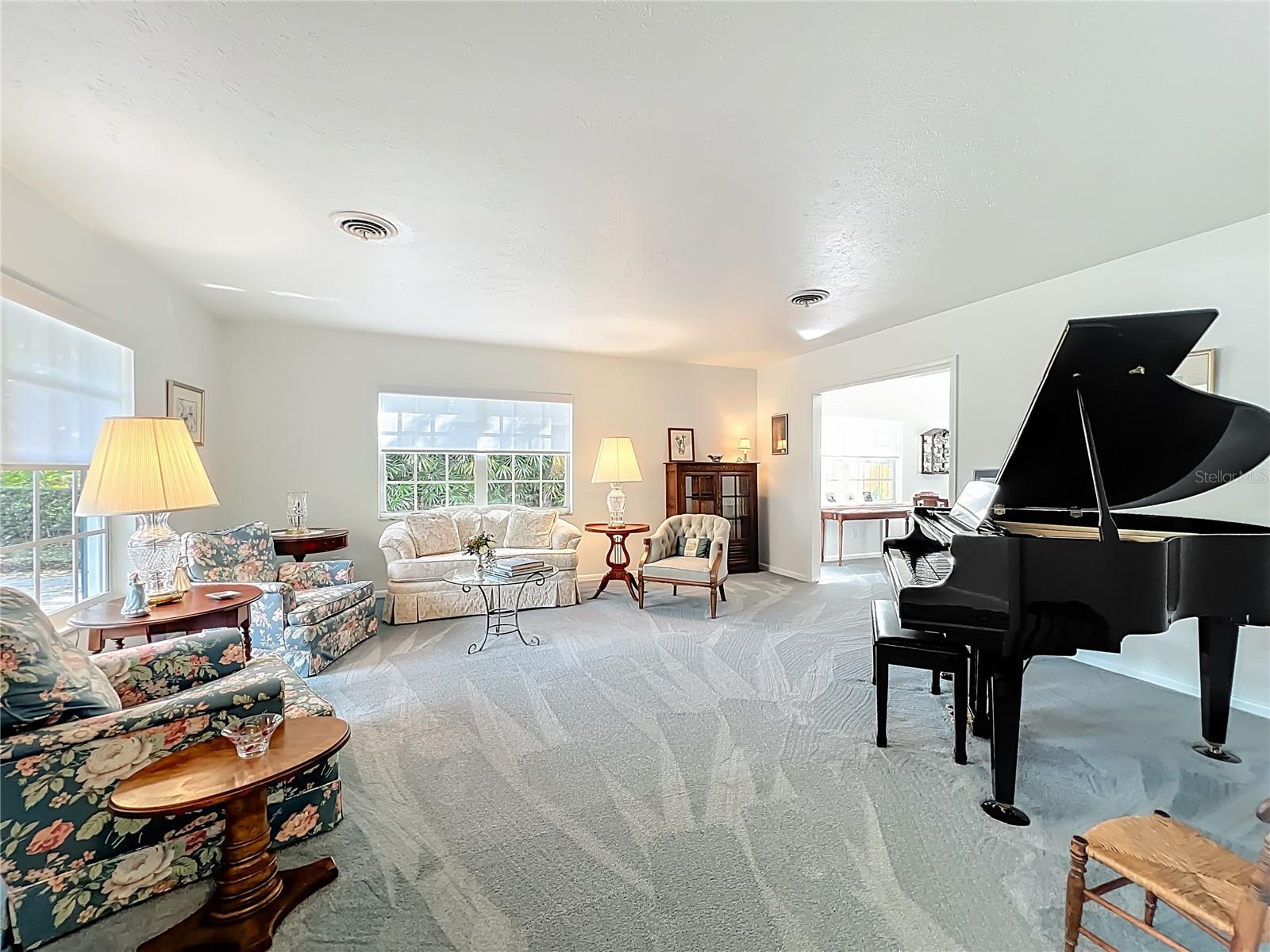 Image 4 of 21 For 2119 Howard Drive