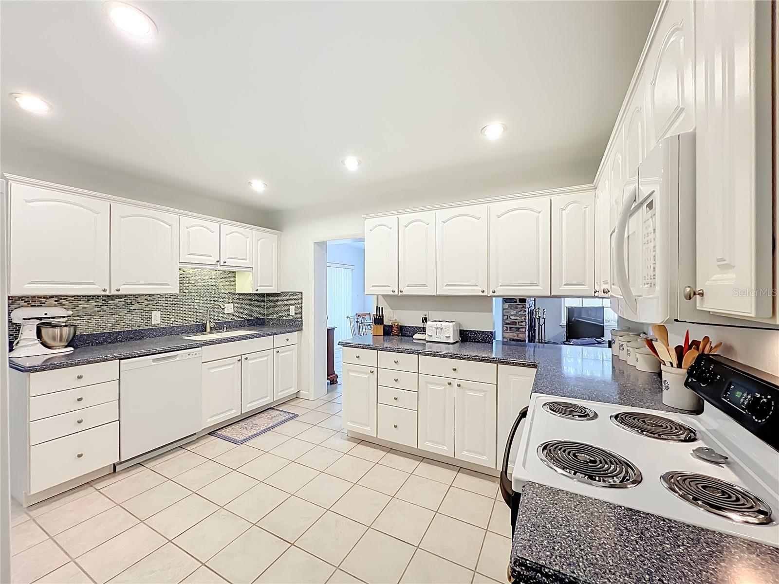 Image 7 of 21 For 2119 Howard Drive