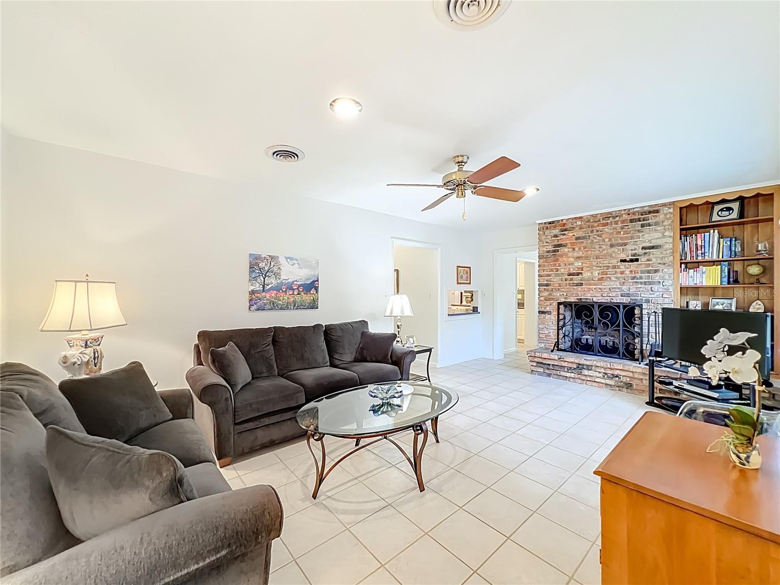 Image 9 of 21 For 2119 Howard Drive