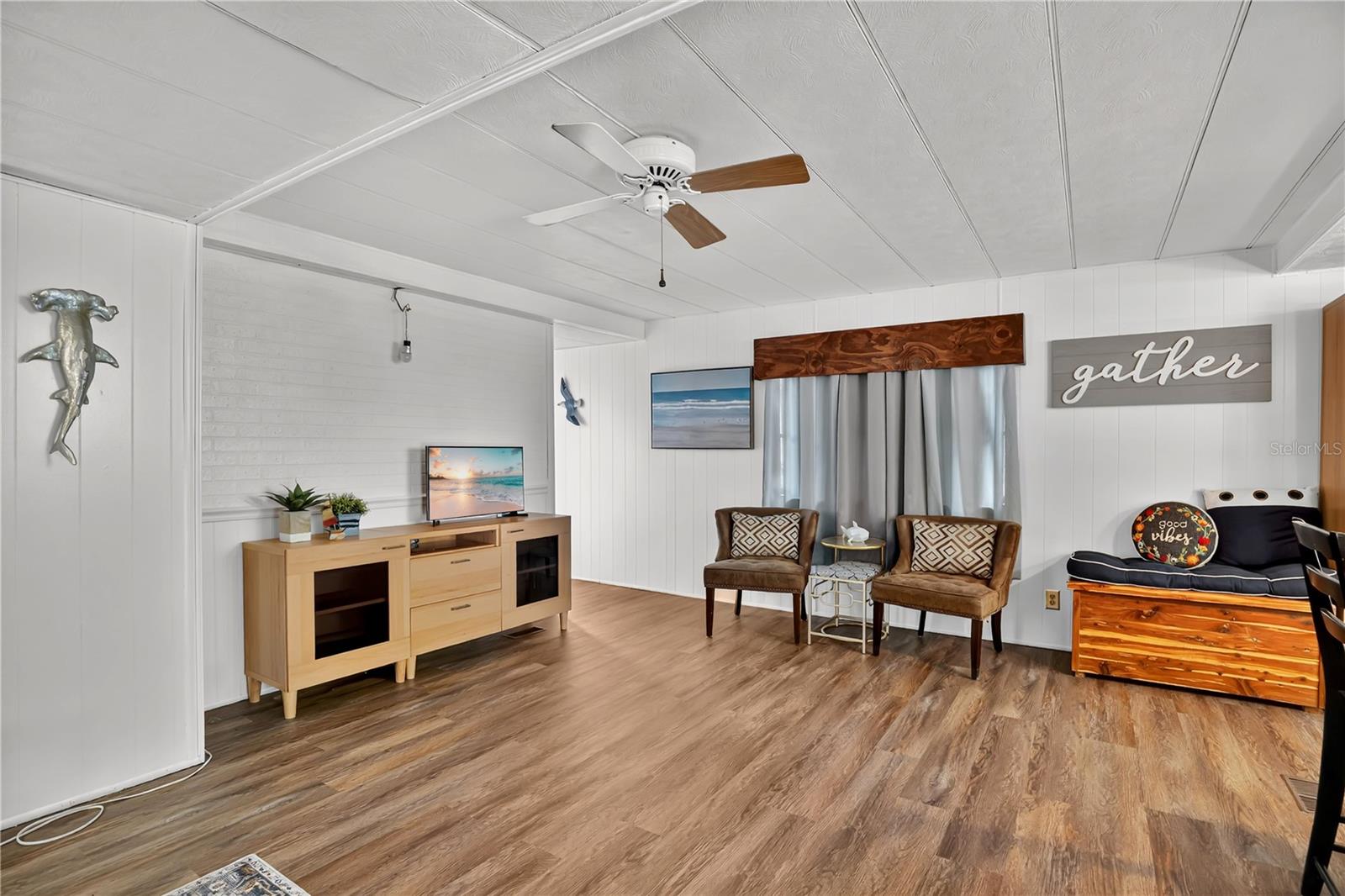 Image 4 of 26 For 106 Palm Drive