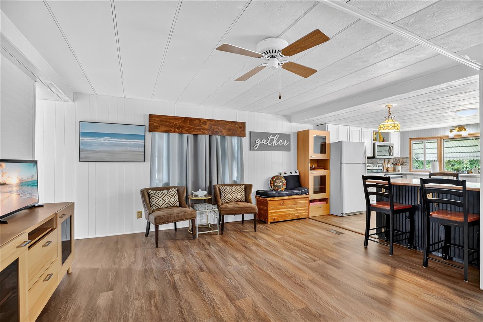 Image 5 of 26 For 106 Palm Drive