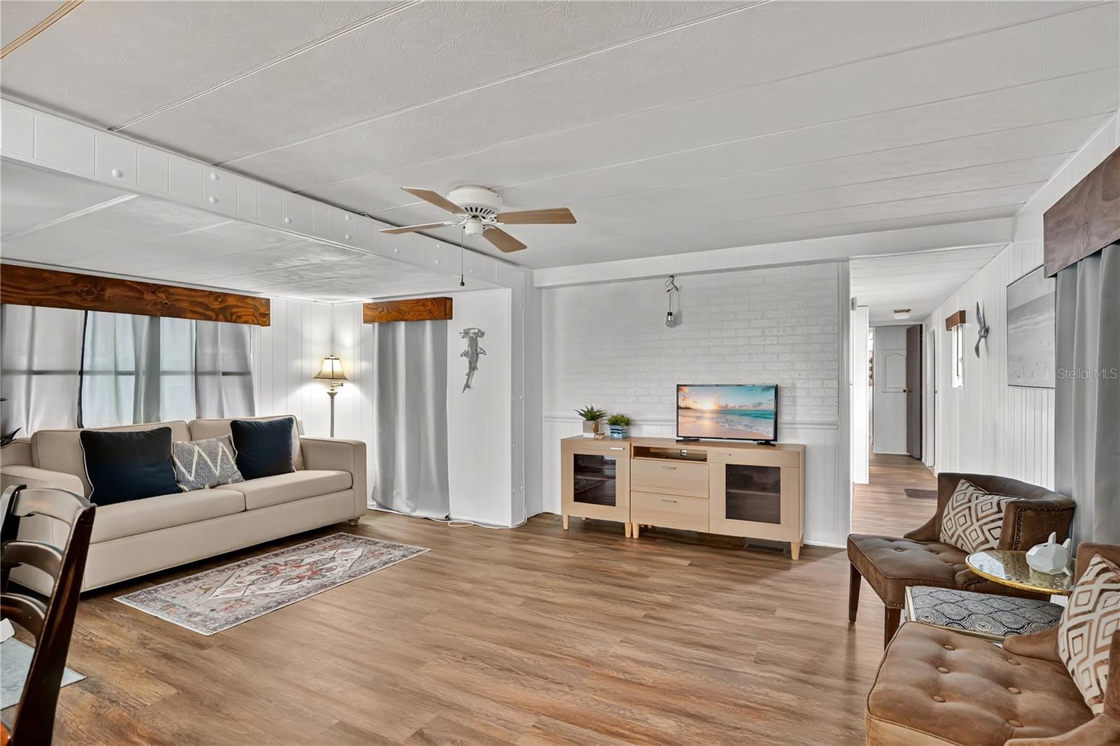 Image 7 of 26 For 106 Palm Drive