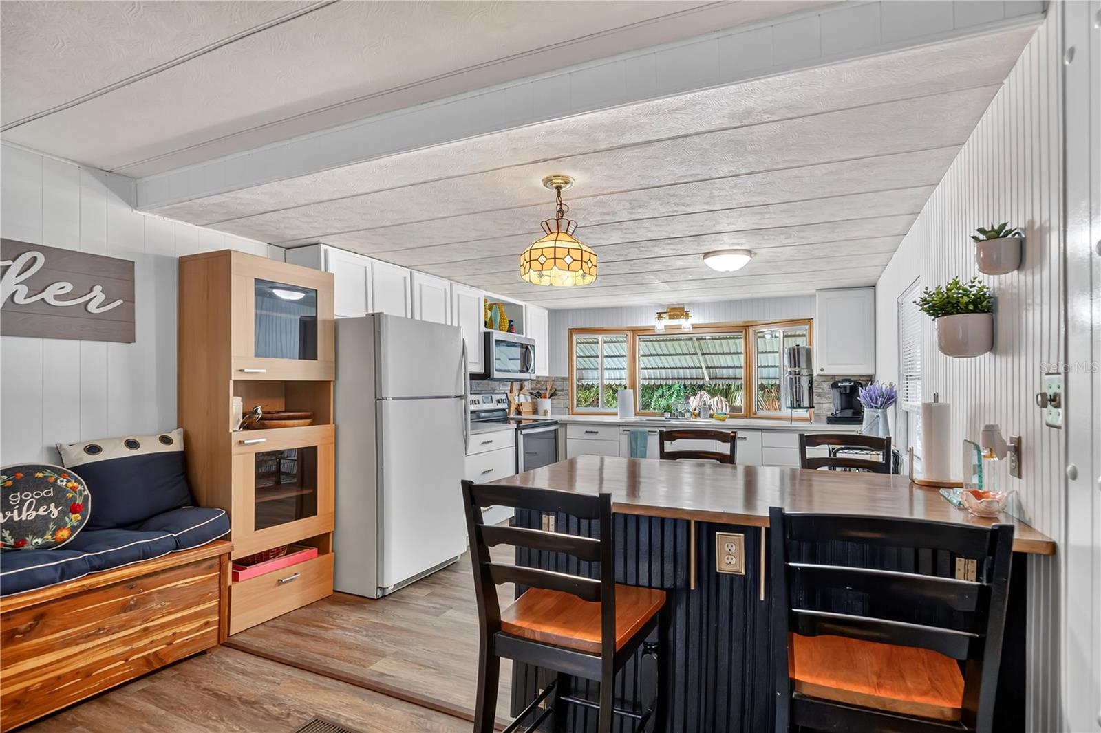 Image 8 of 26 For 106 Palm Drive