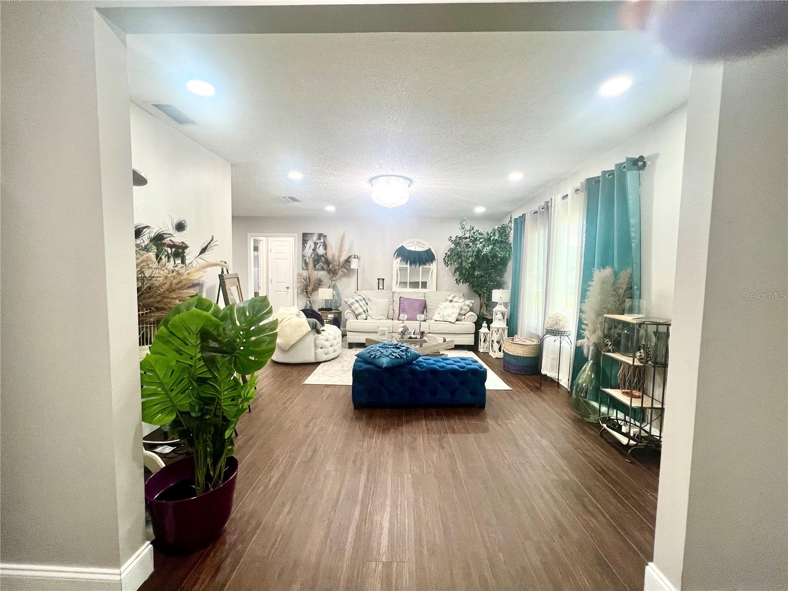 Image 11 of 23 For 945 Chevy Chase Street