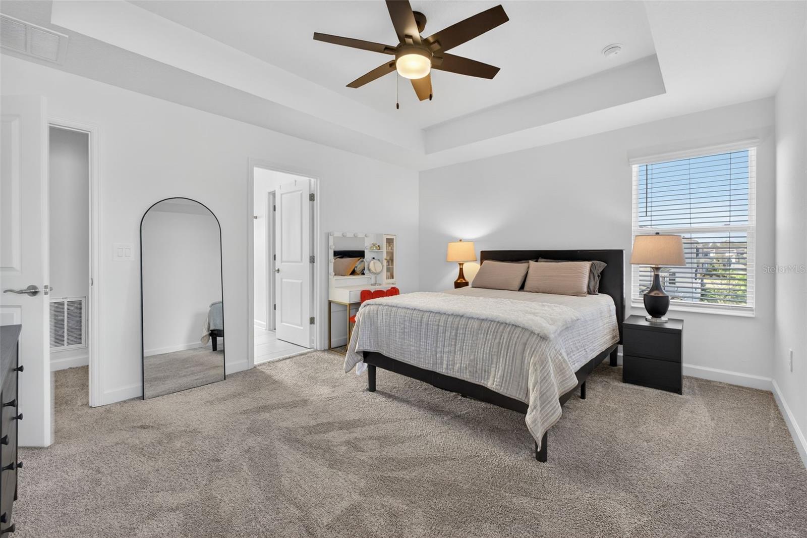 Image 18 of 34 For 11806 Language Way