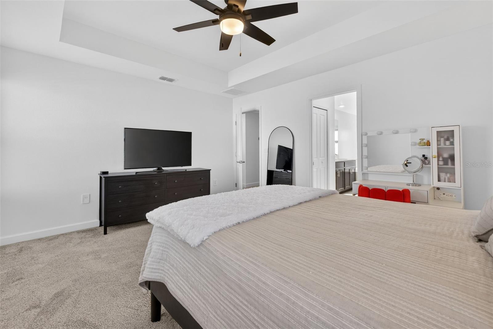 Image 19 of 34 For 11806 Language Way