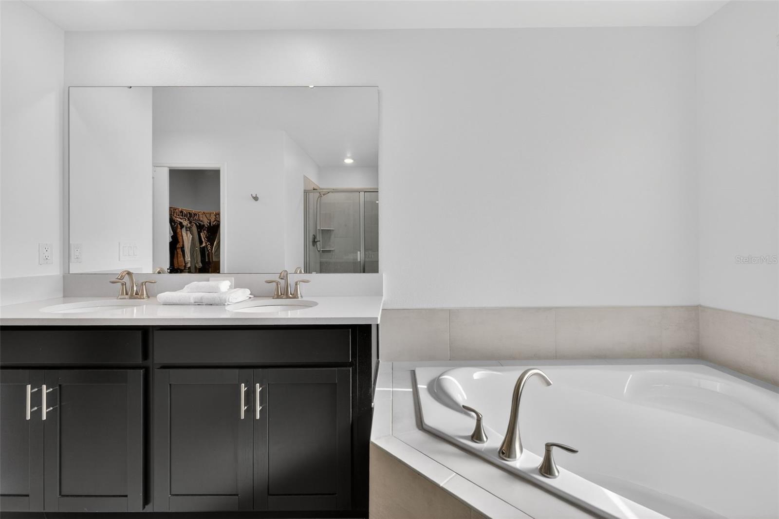 Image 21 of 34 For 11806 Language Way