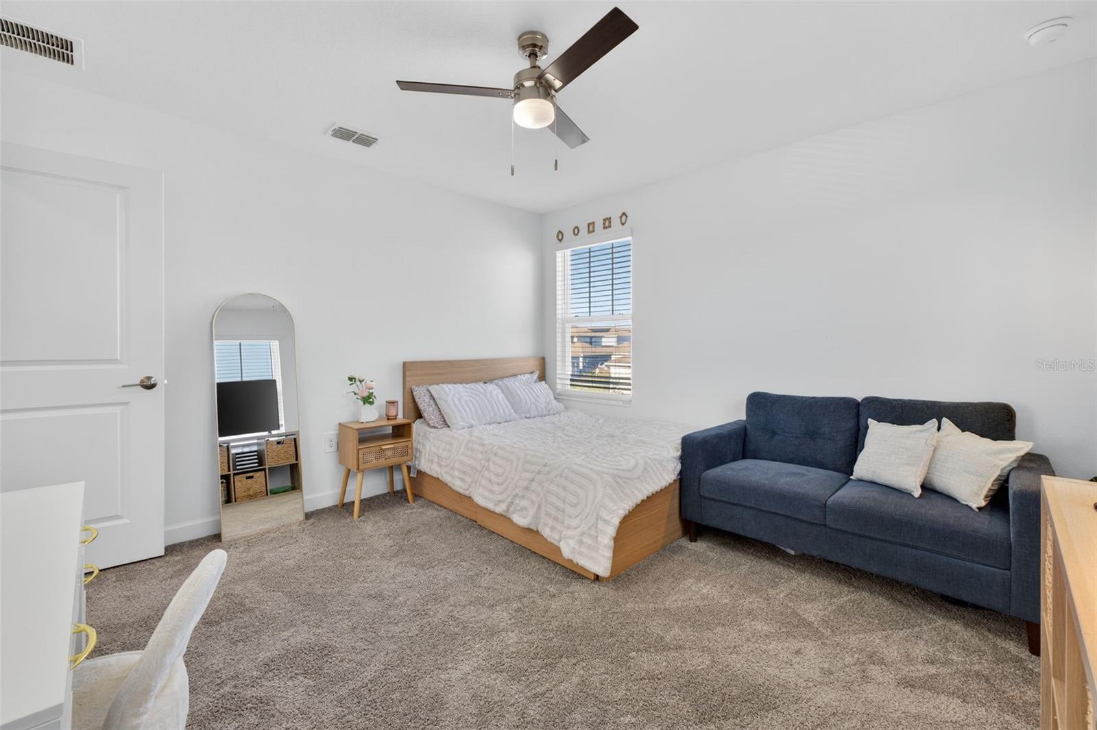 Image 26 of 34 For 11806 Language Way