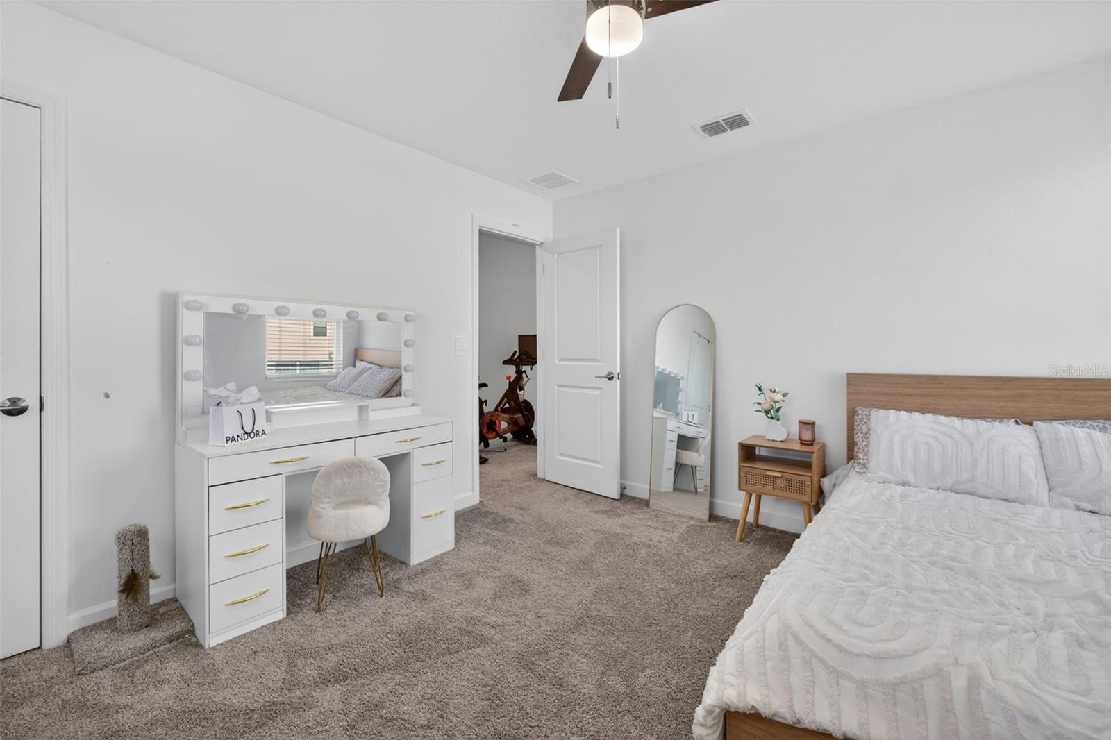 Image 27 of 34 For 11806 Language Way