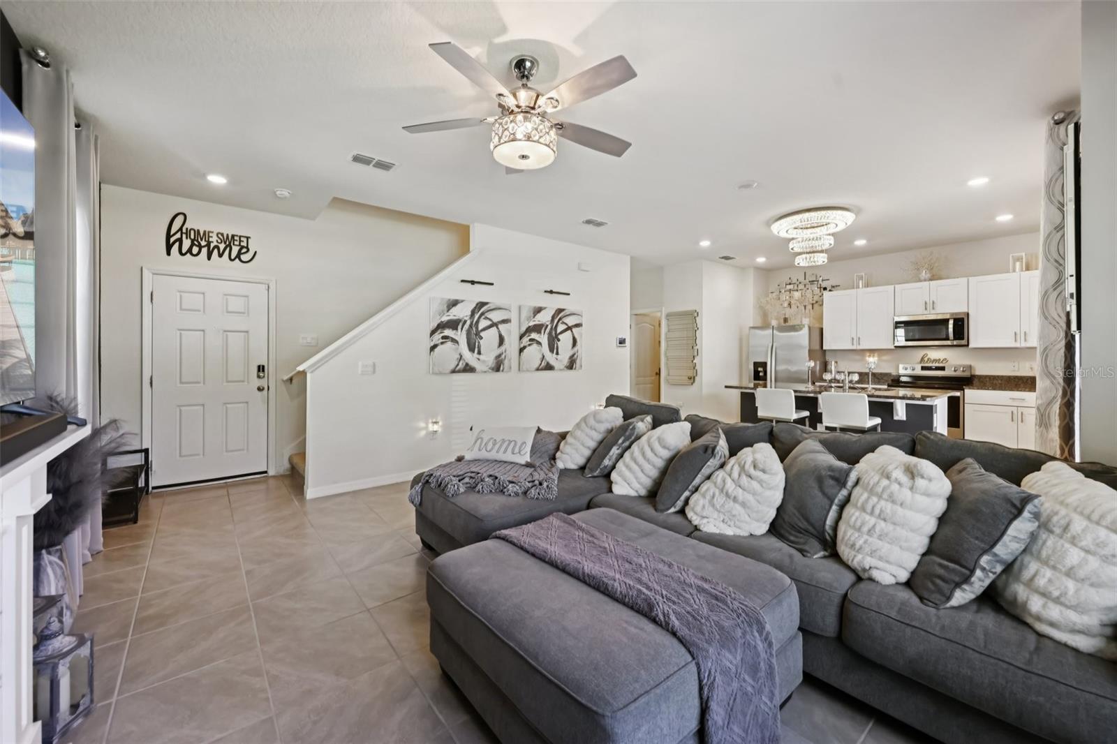 Image 6 of 42 For 3049 Meleto Boulevard