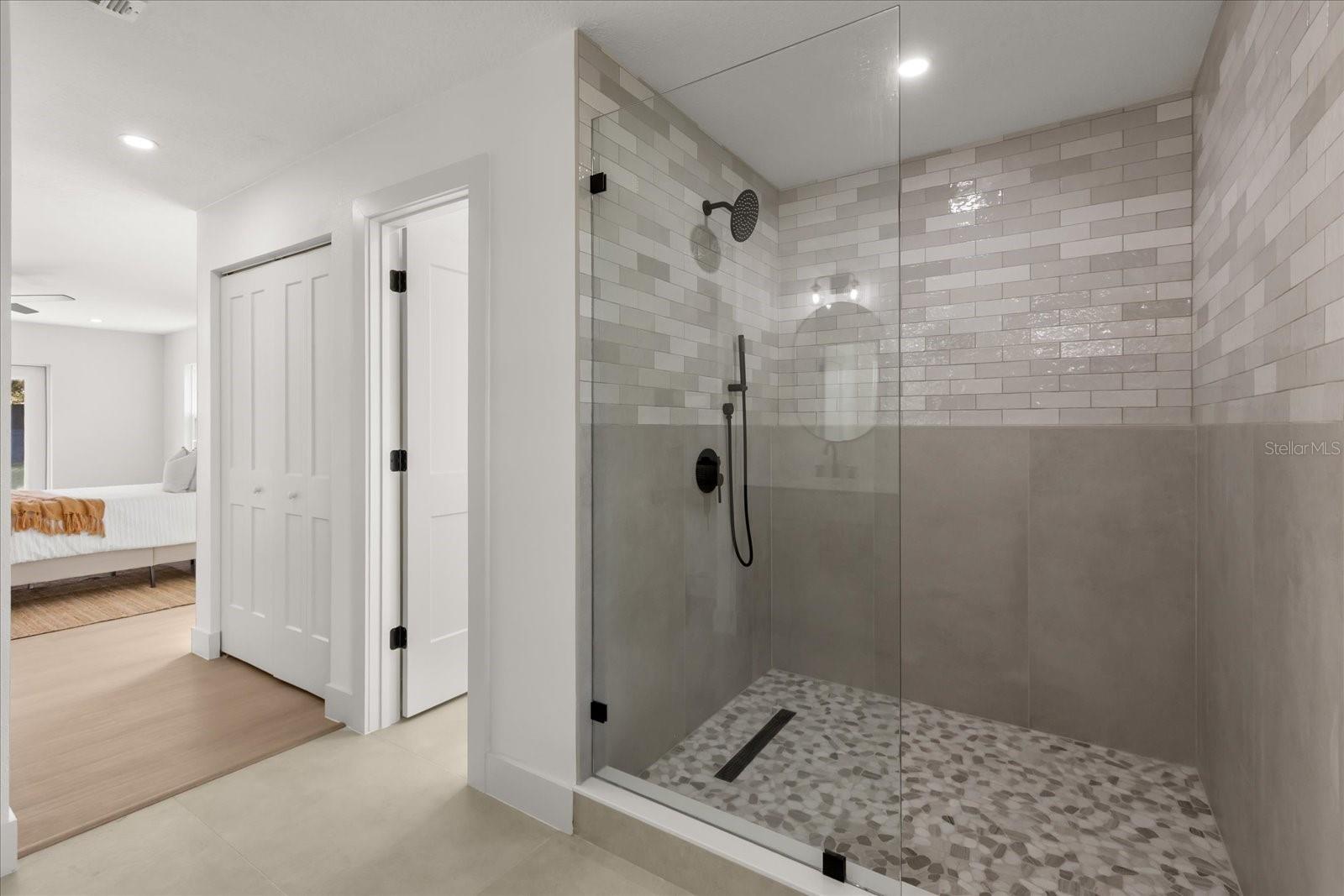 Image 17 of 34 For 206 Graham Road