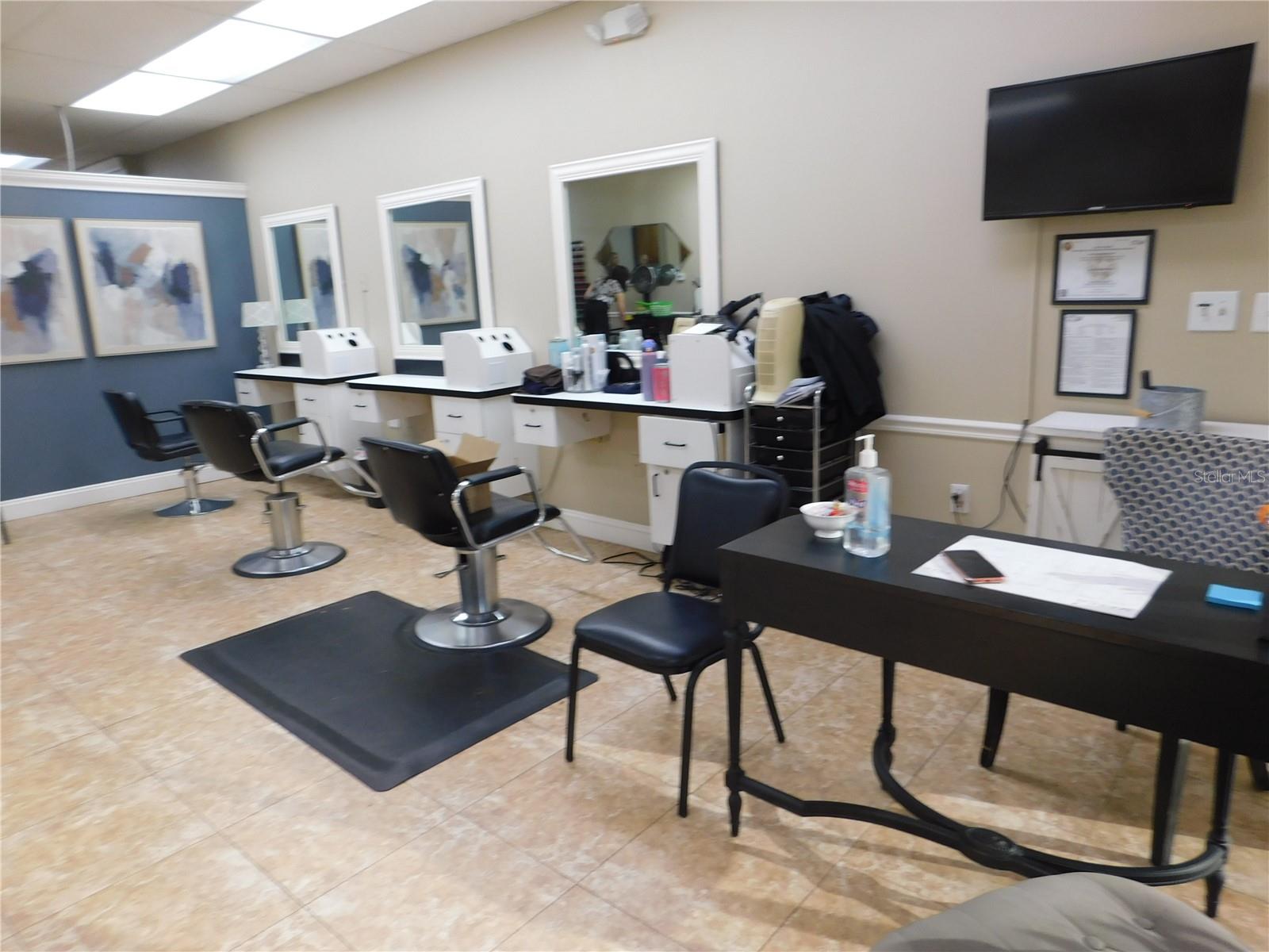 Image 2 of 13 For 120 Alexandria Boulevard 15