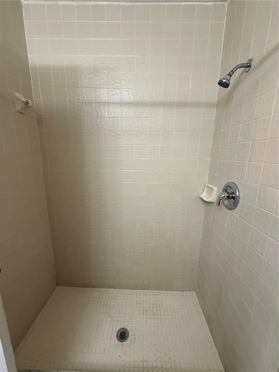 Image 14 of 19 For 776 Wolf Creek Court