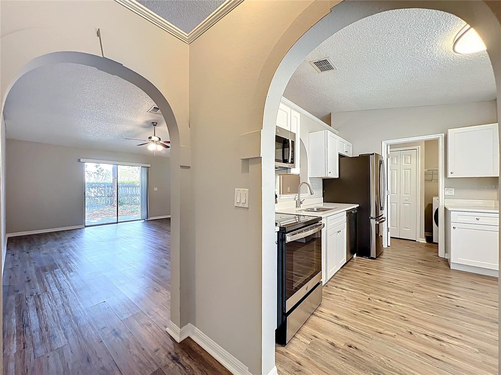 Listing photo id 8 for 14504 Lycastle Circle