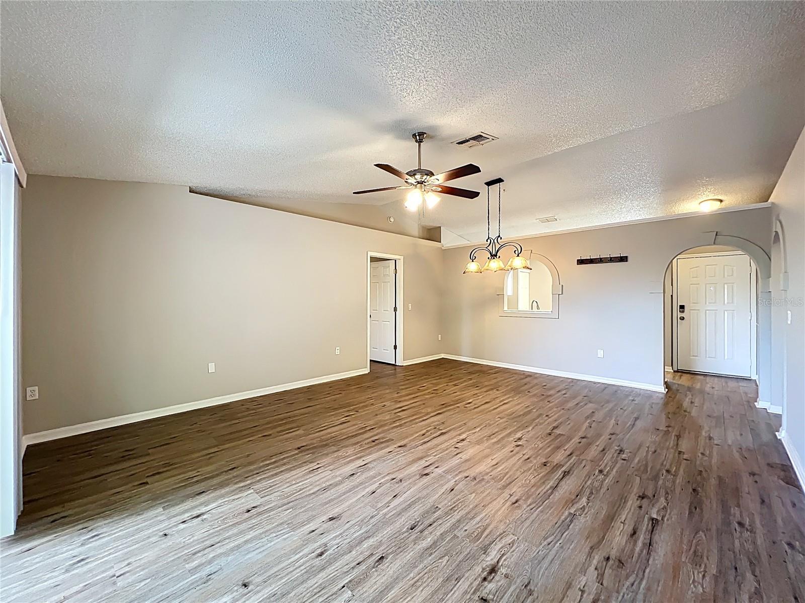 Listing photo id 19 for 14504 Lycastle Circle