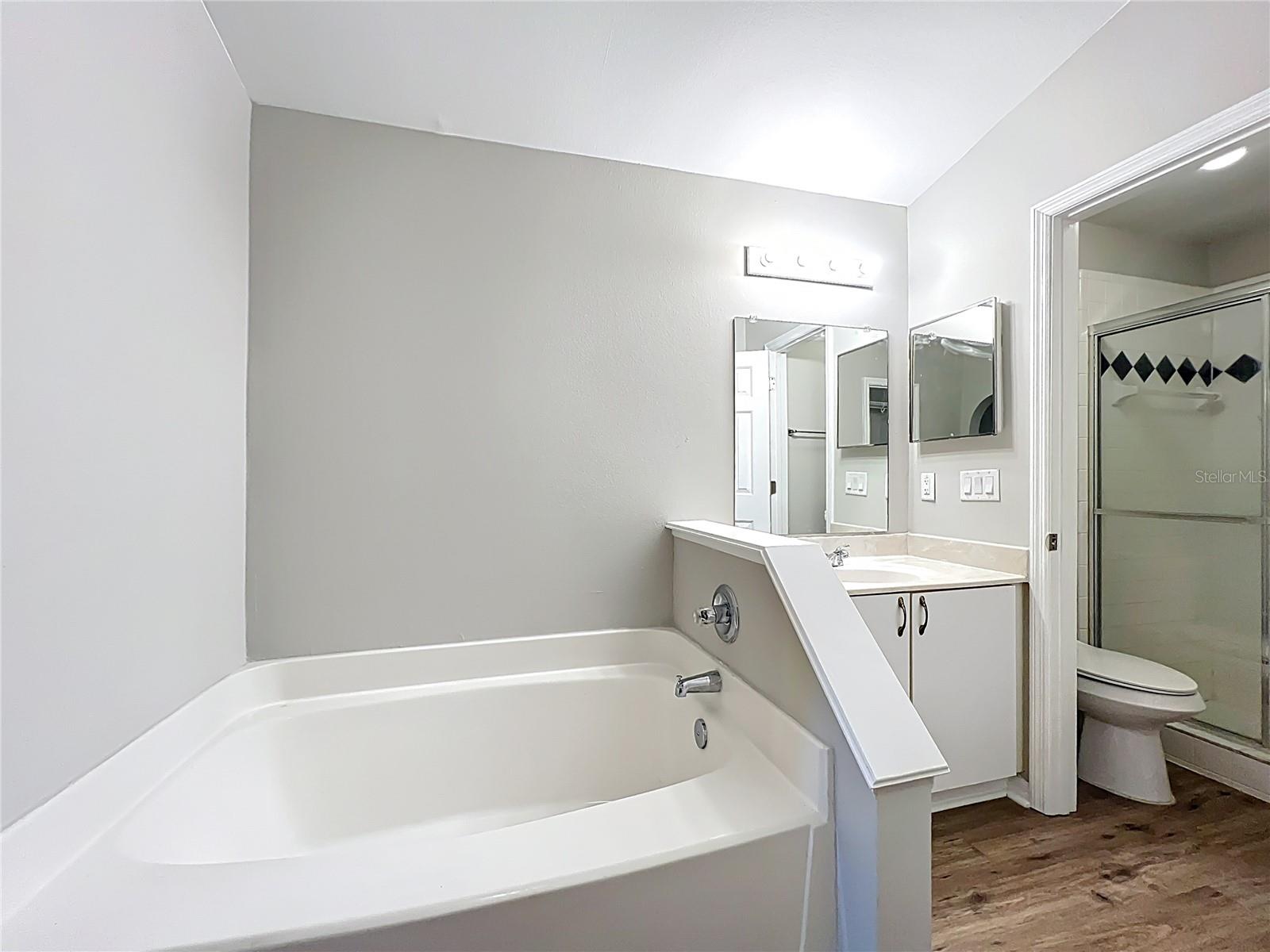 Listing photo id 20 for 14504 Lycastle Circle