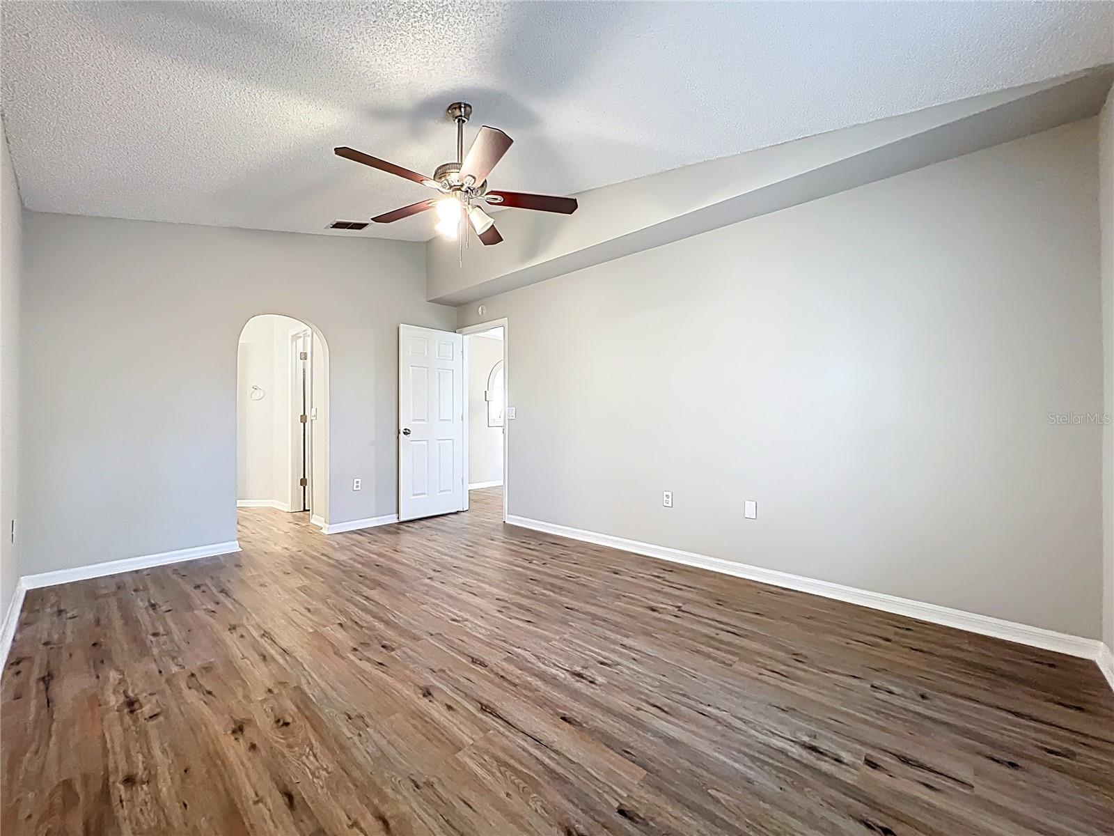 Listing photo id 26 for 14504 Lycastle Circle