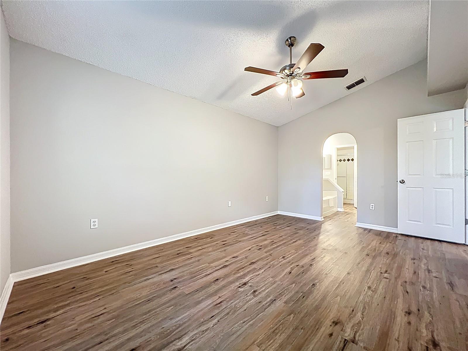 Listing photo id 27 for 14504 Lycastle Circle