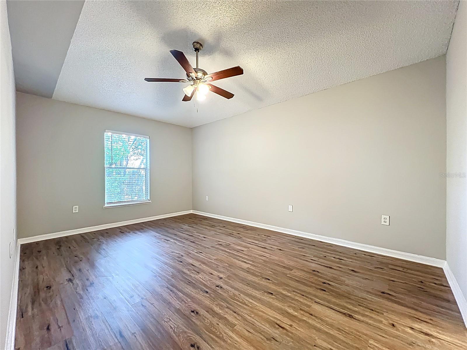 Listing photo id 29 for 14504 Lycastle Circle