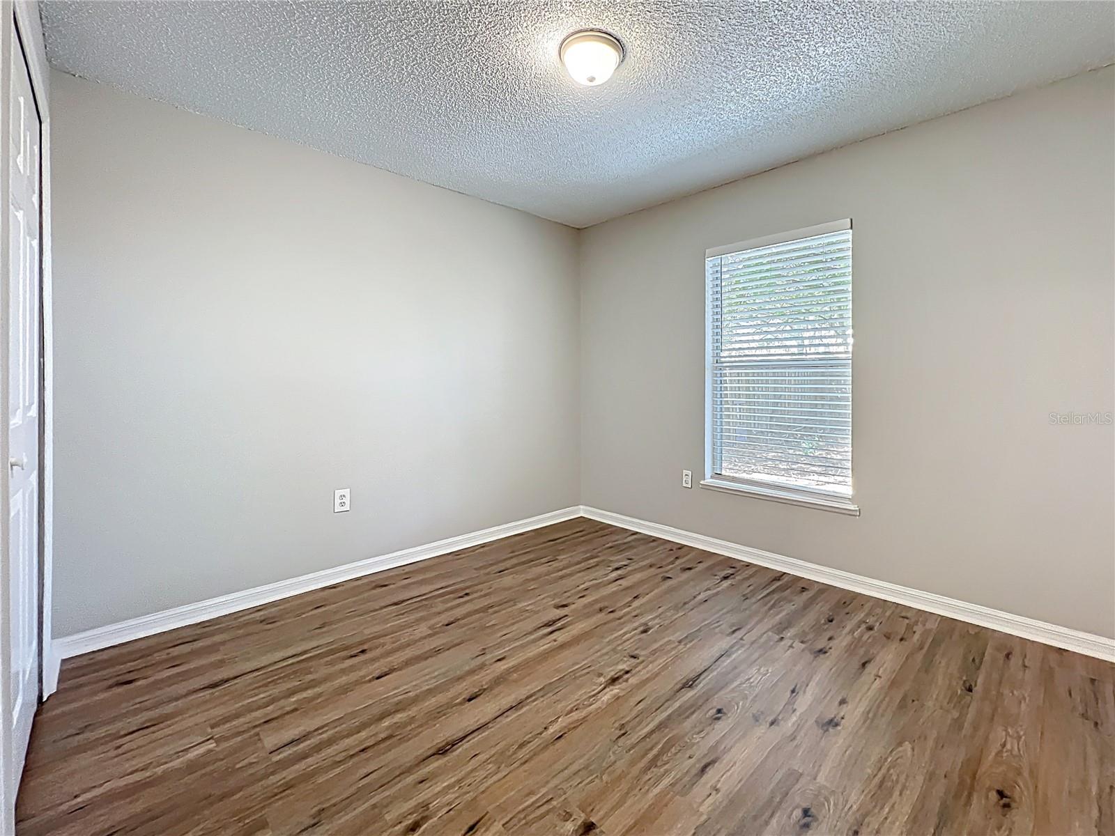 Listing photo id 33 for 14504 Lycastle Circle