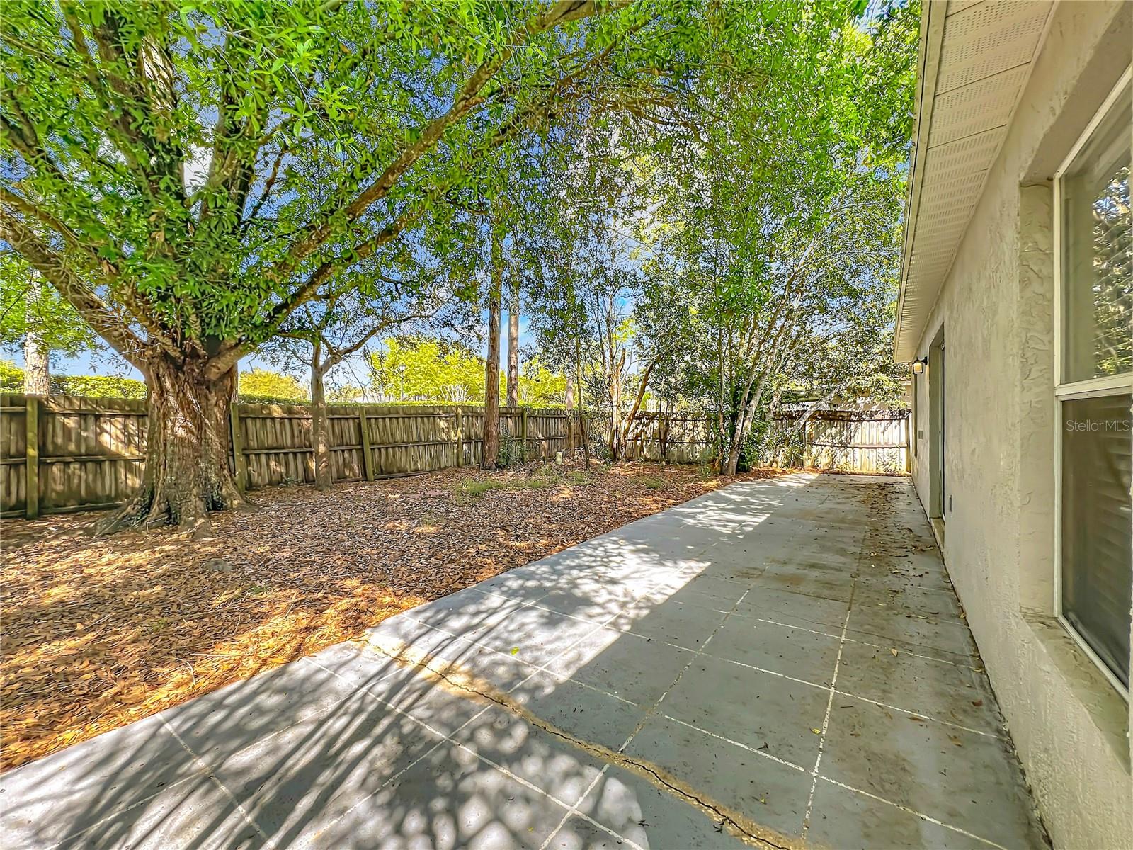 Listing photo id 5 for 14504 Lycastle Circle