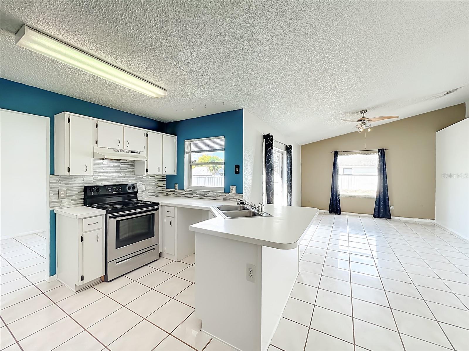 Image 18 of 66 For 6449 Royal Tern Street