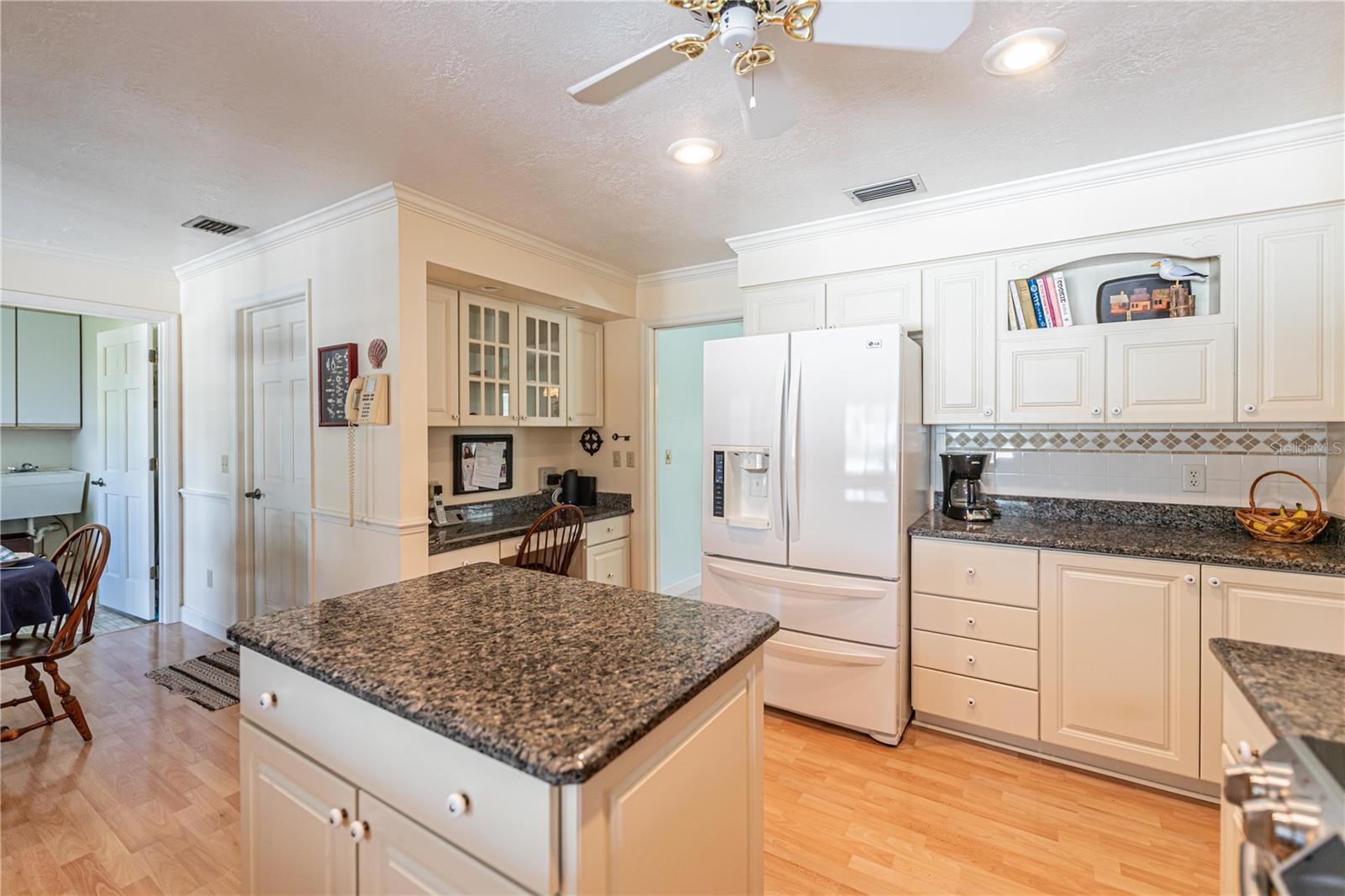 Image 14 of 49 For 9225 Mcdavid Court