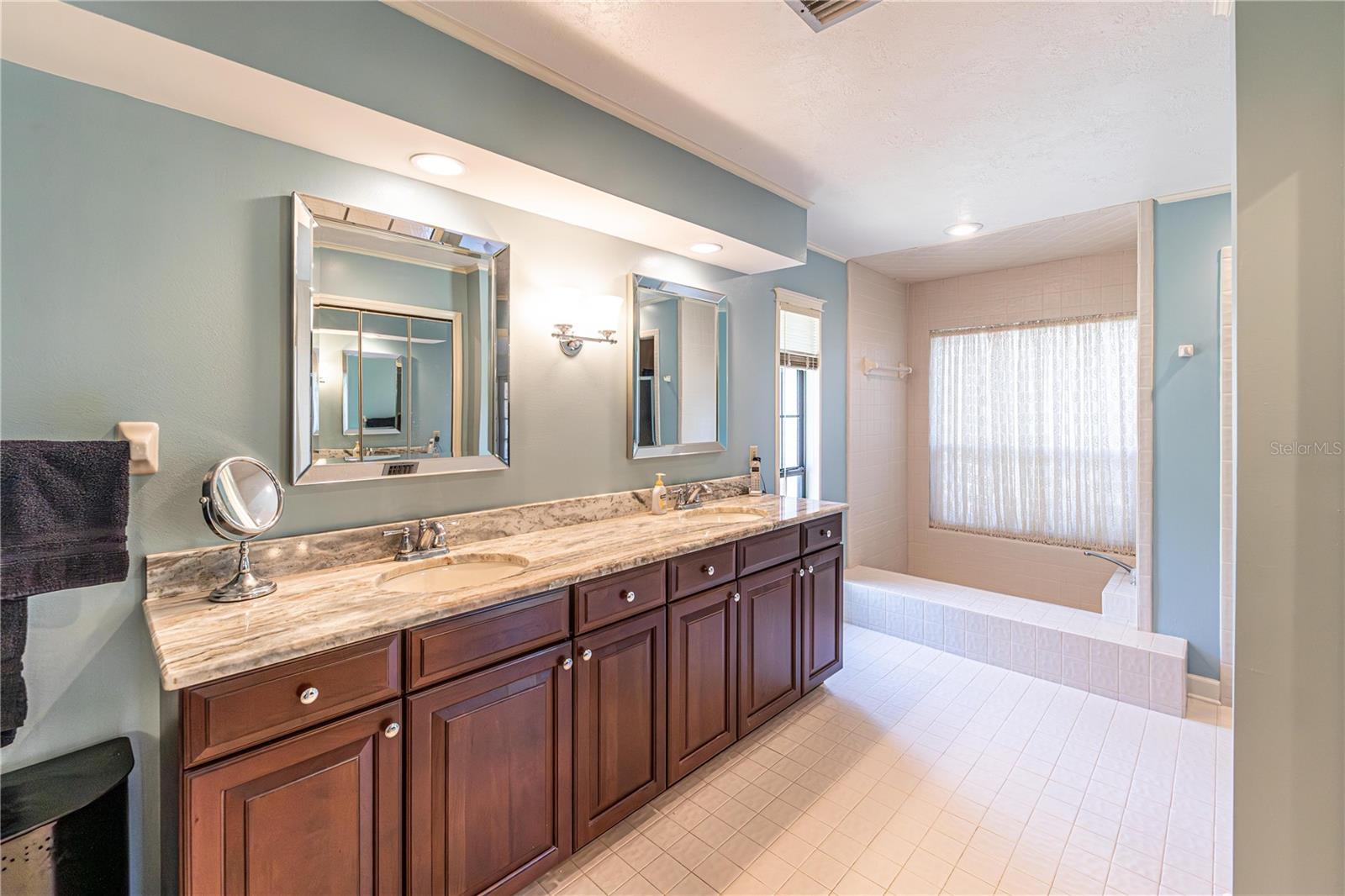 Image 24 of 49 For 9225 Mcdavid Court