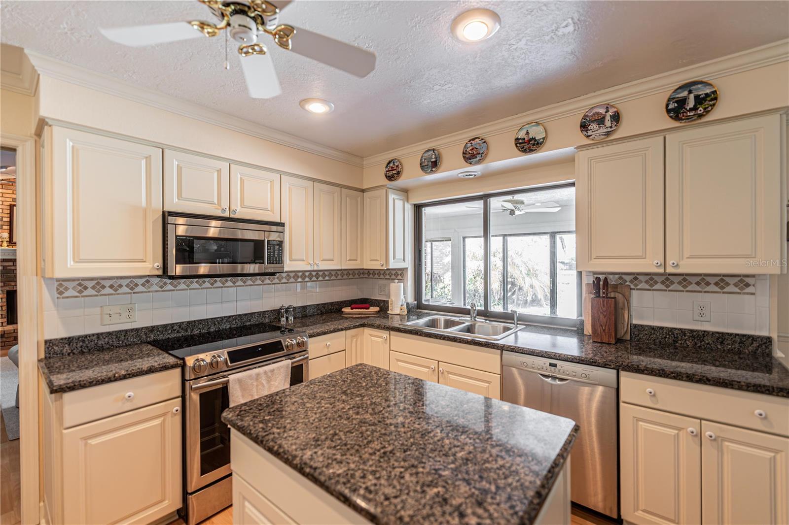 Image 5 of 49 For 9225 Mcdavid Court