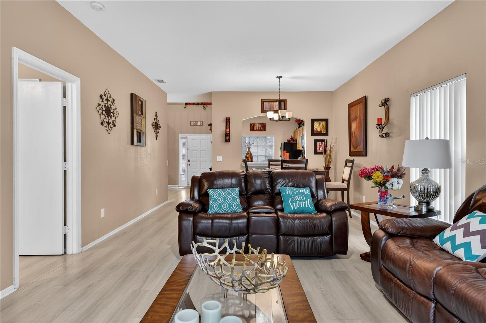 Image 18 of 58 For 13230 Meadowfield Dr