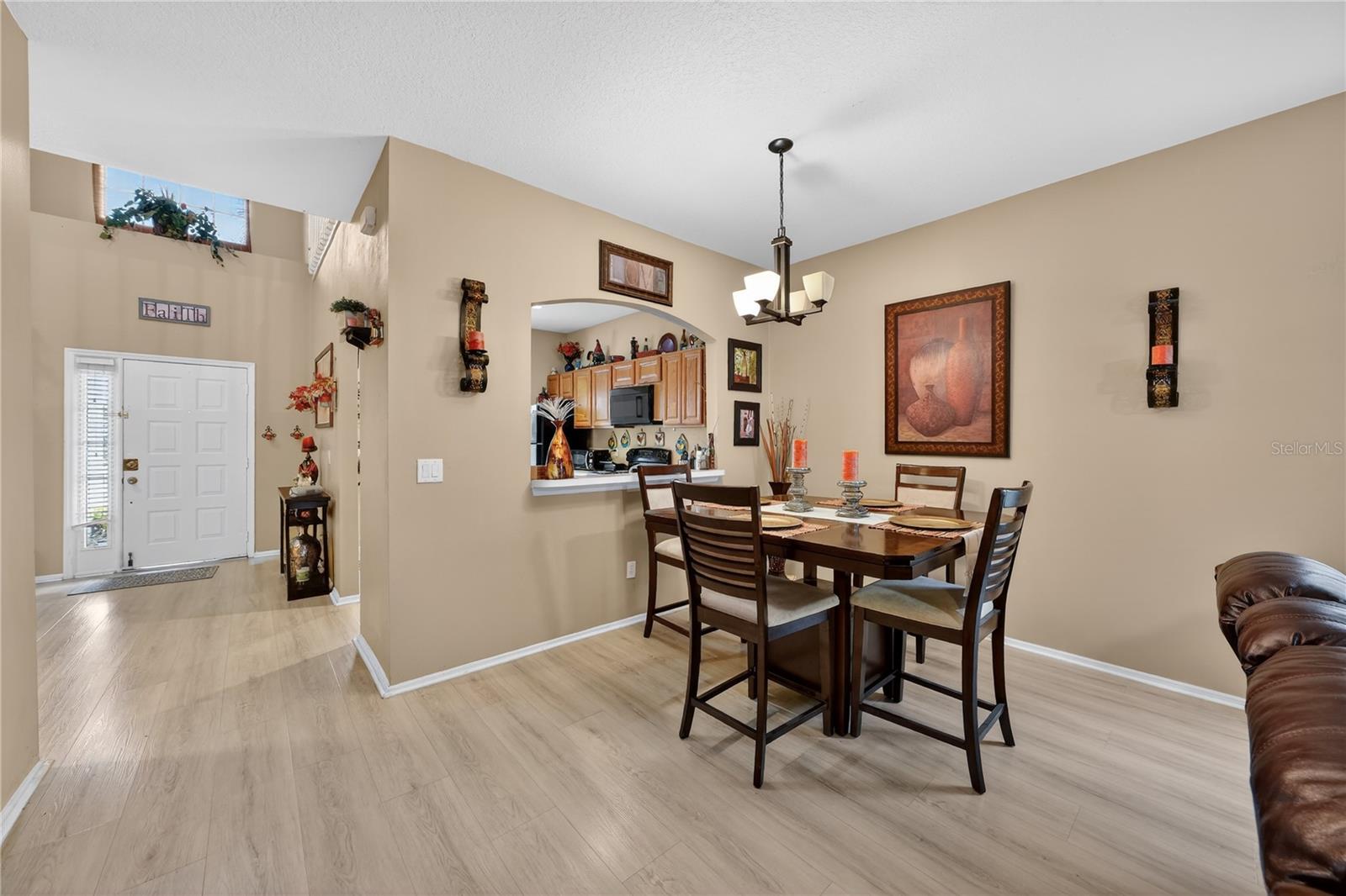 Image 19 of 58 For 13230 Meadowfield Dr