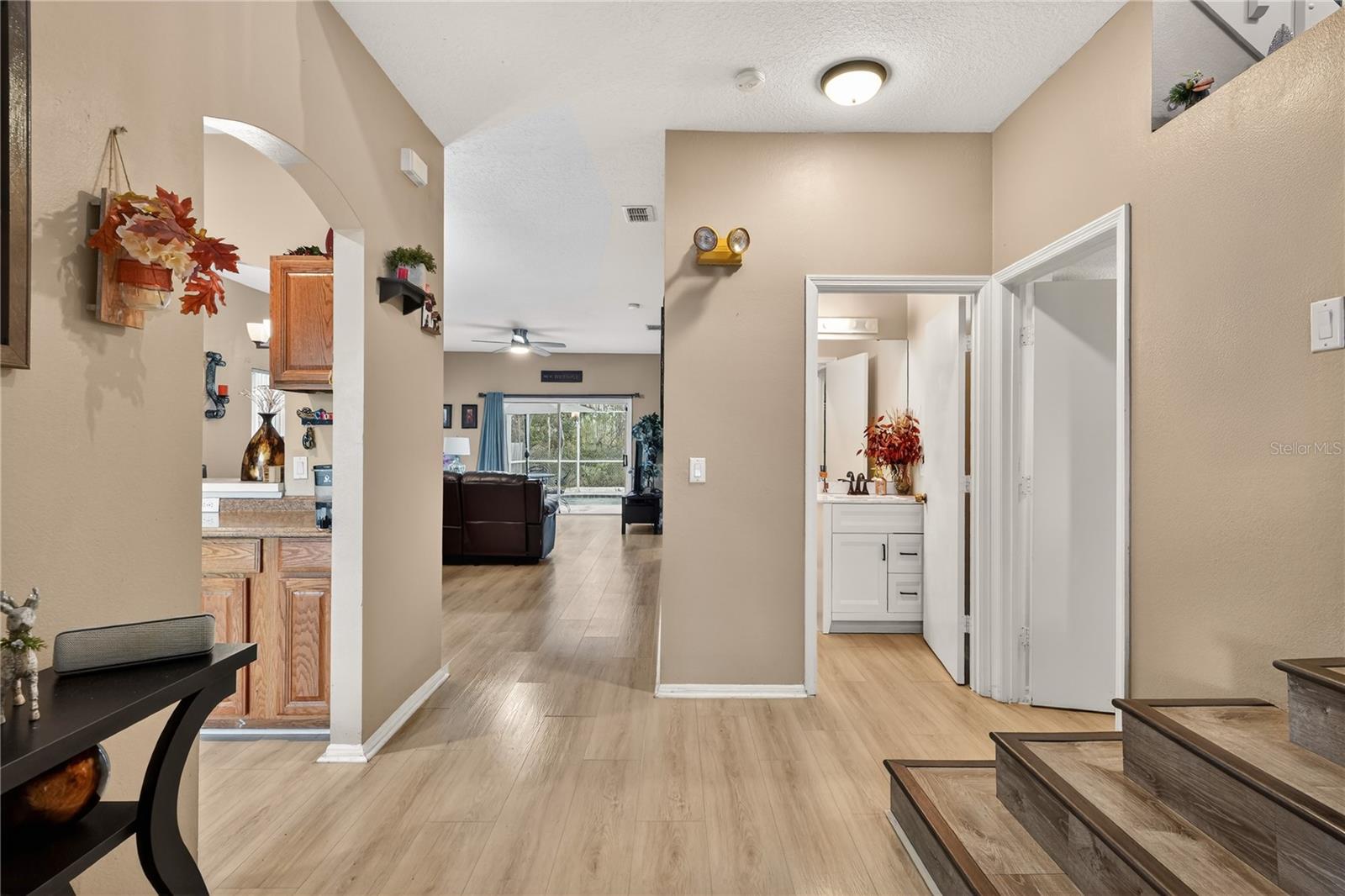 Image 4 of 58 For 13230 Meadowfield Dr