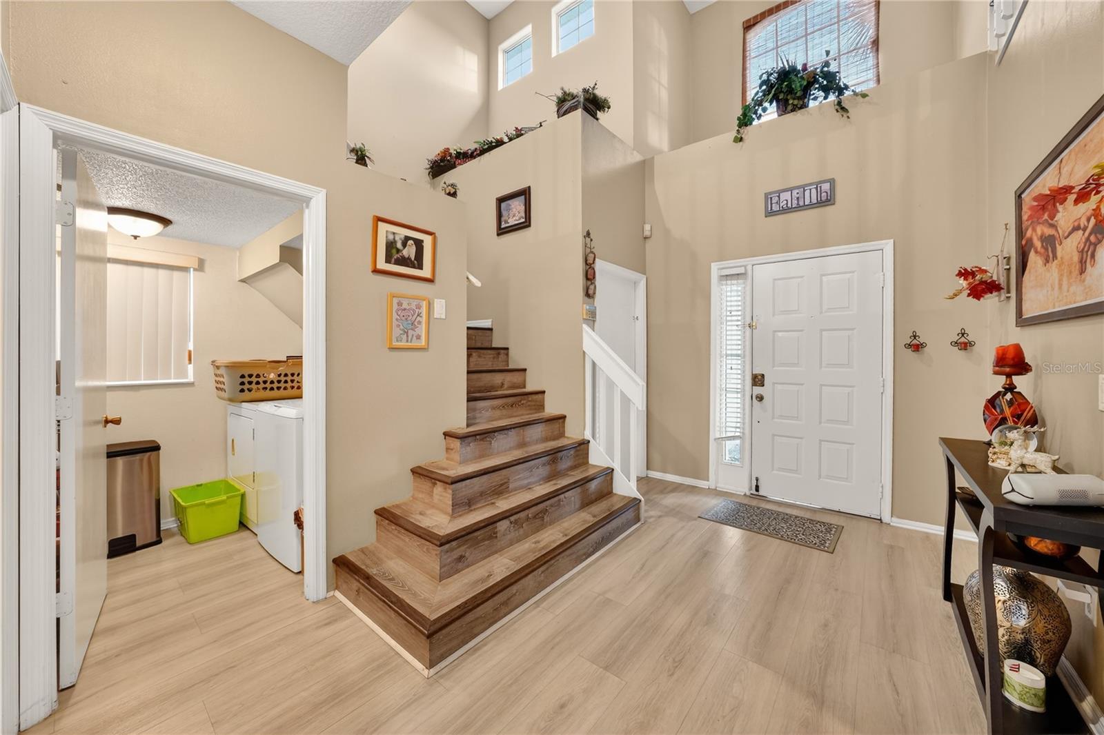 Image 6 of 58 For 13230 Meadowfield Dr