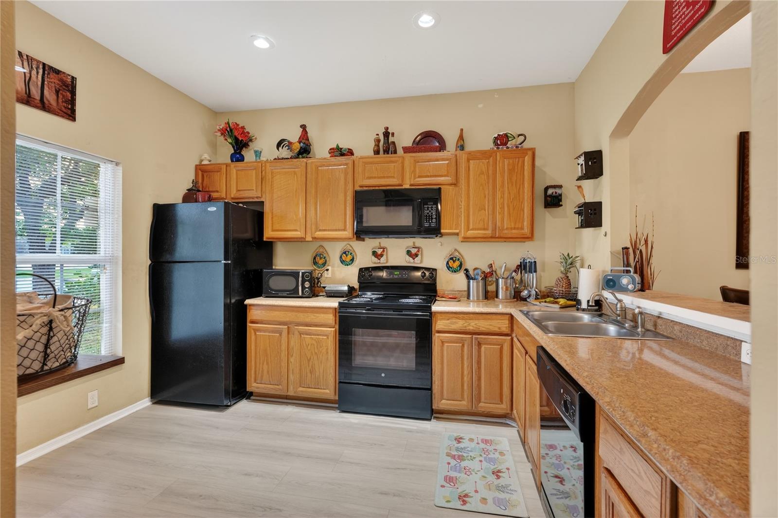 Image 8 of 58 For 13230 Meadowfield Dr