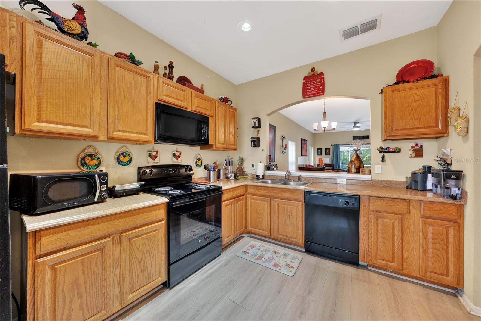 Image 9 of 58 For 13230 Meadowfield Dr