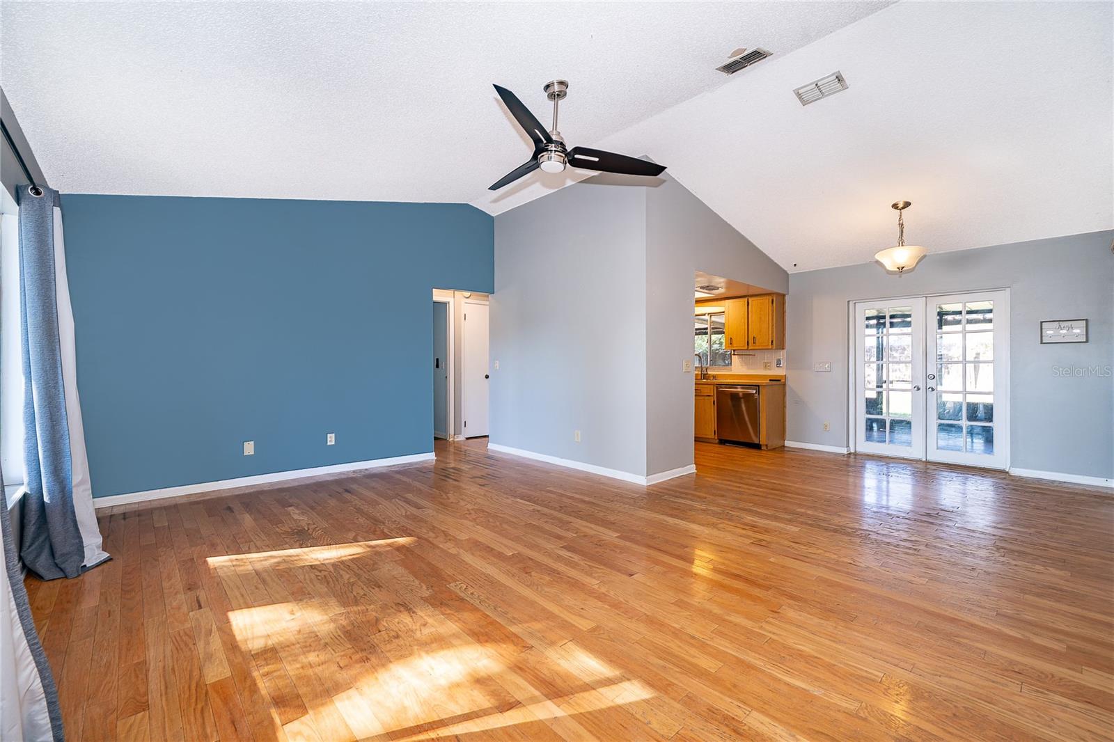 Image 4 of 26 For 3326 Bo Jeremy Drive