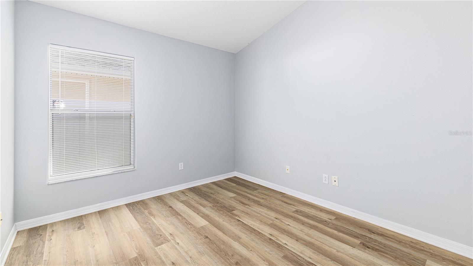 Image 14 of 19 For 9842 Doriath Circle