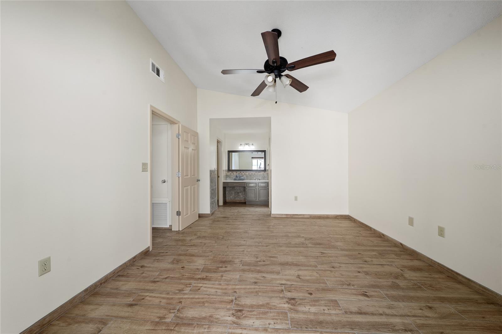 Image 22 of 35 For 1254 Indian Bluff Drive