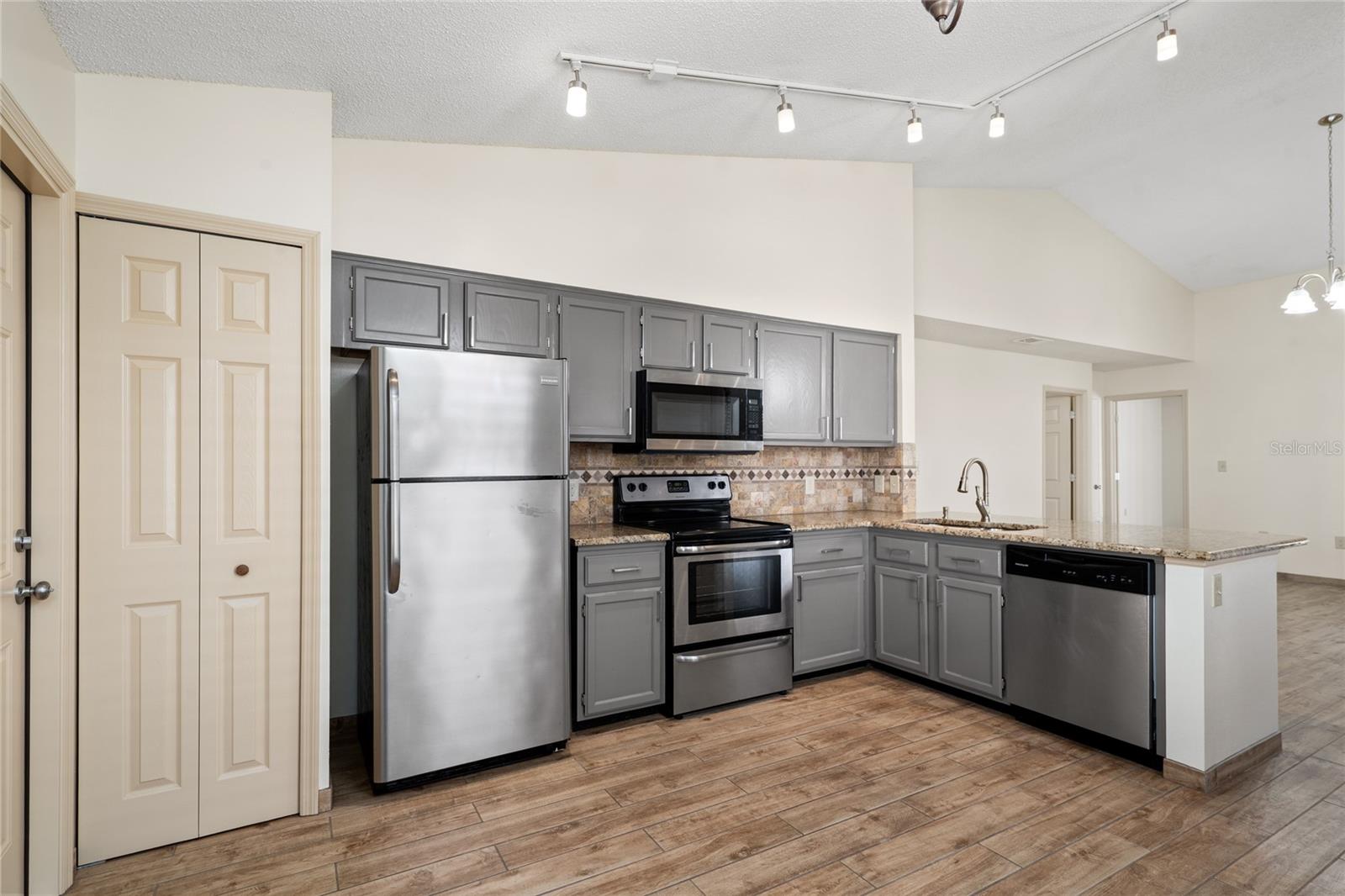 Image 8 of 35 For 1254 Indian Bluff Drive