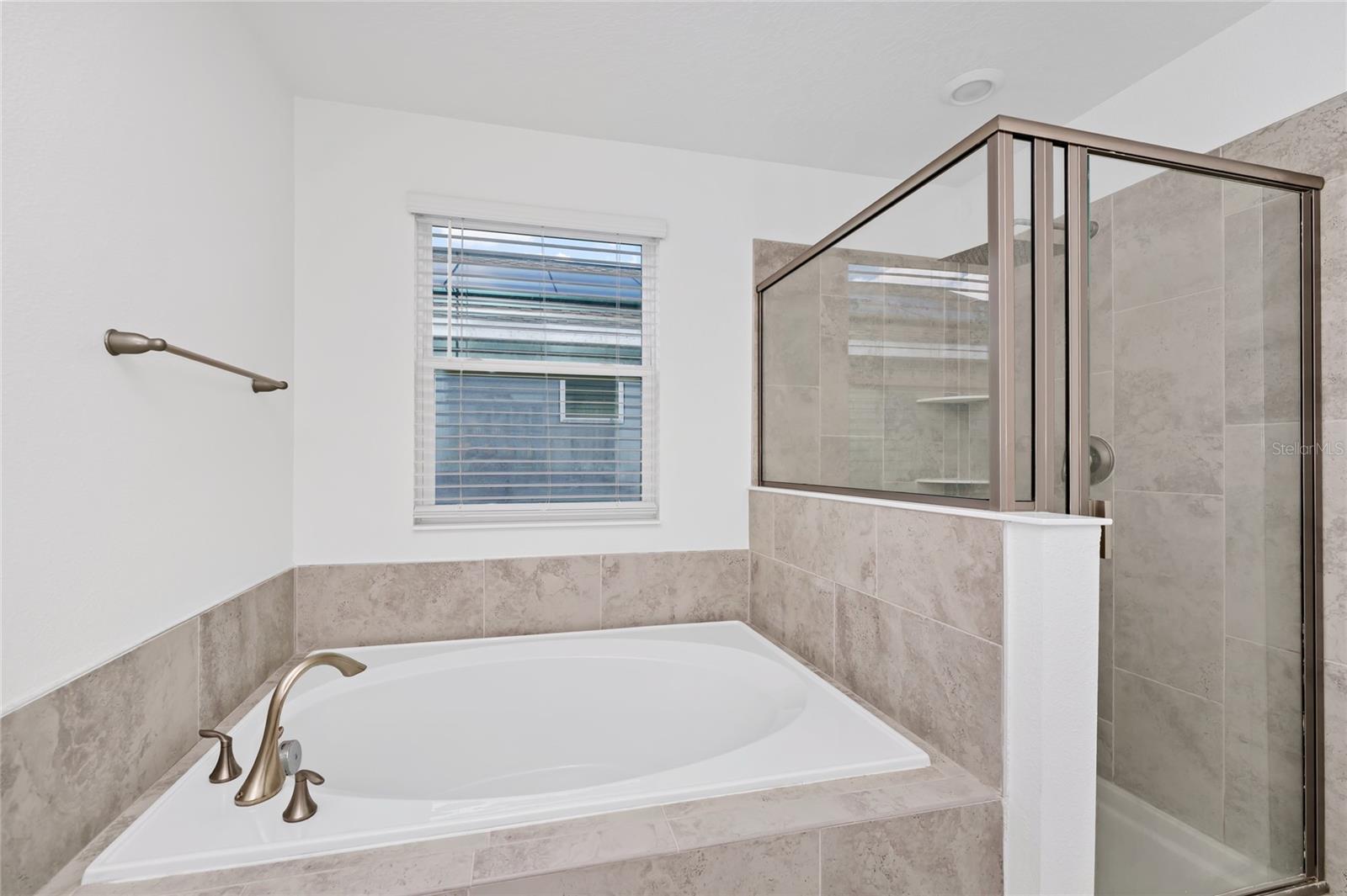 Image 27 of 72 For 9971 Introduction Way