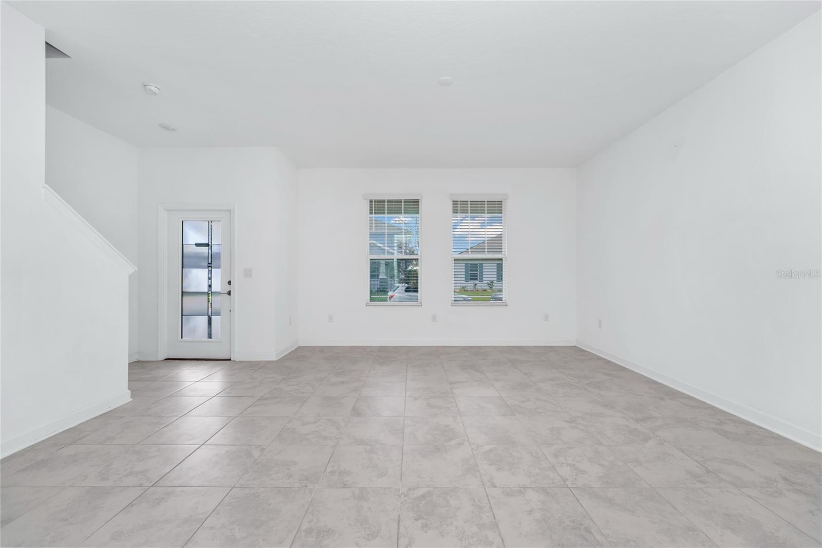 Image 4 of 72 For 9971 Introduction Way