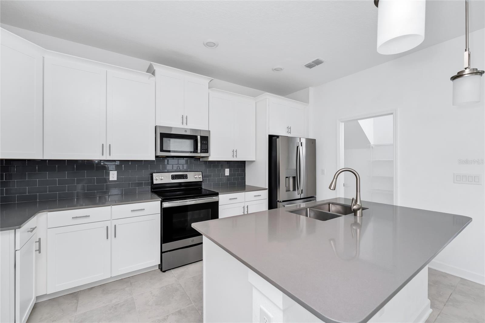 Image 7 of 72 For 9971 Introduction Way