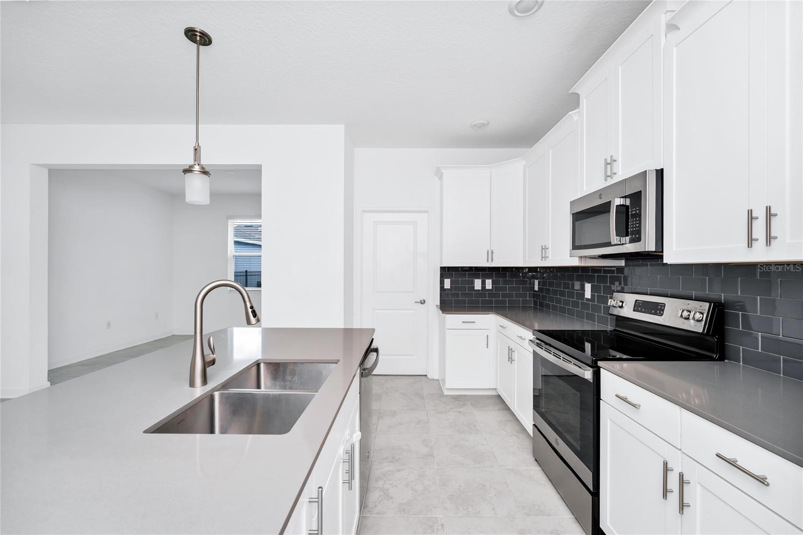 Image 8 of 72 For 9971 Introduction Way