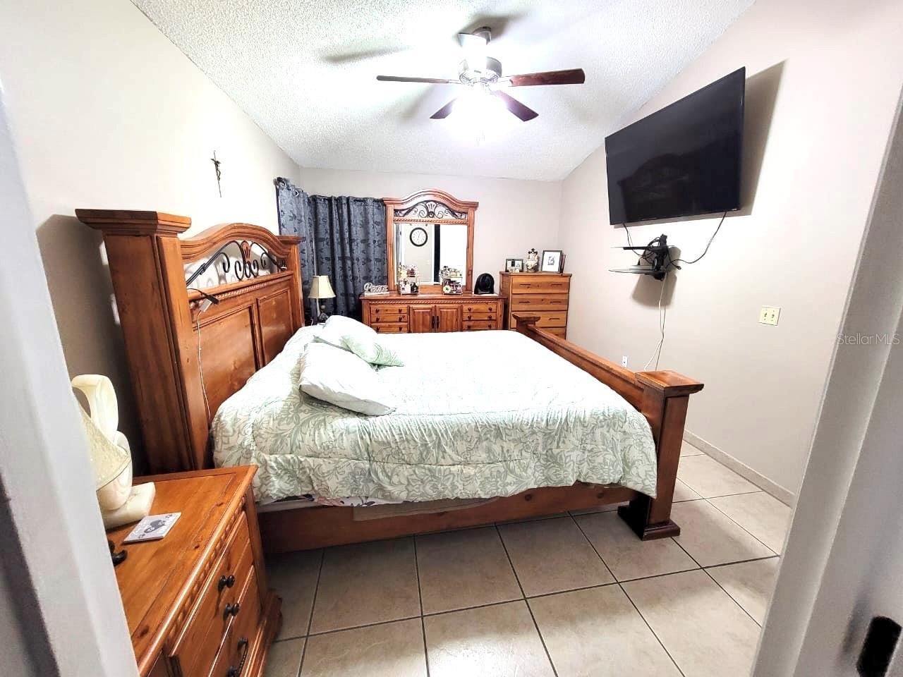 Image 8 of 13 For 1946 Excalibur Drive