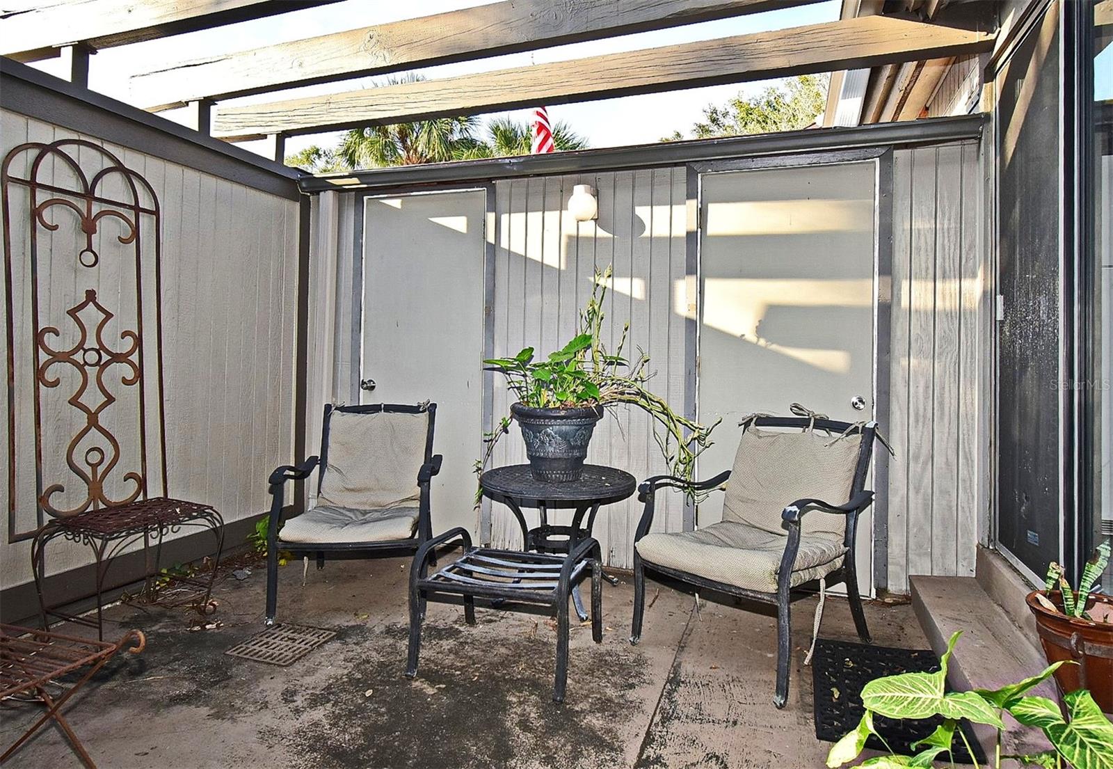 Image 6 of 27 For 686 Lake Villas Drive 686