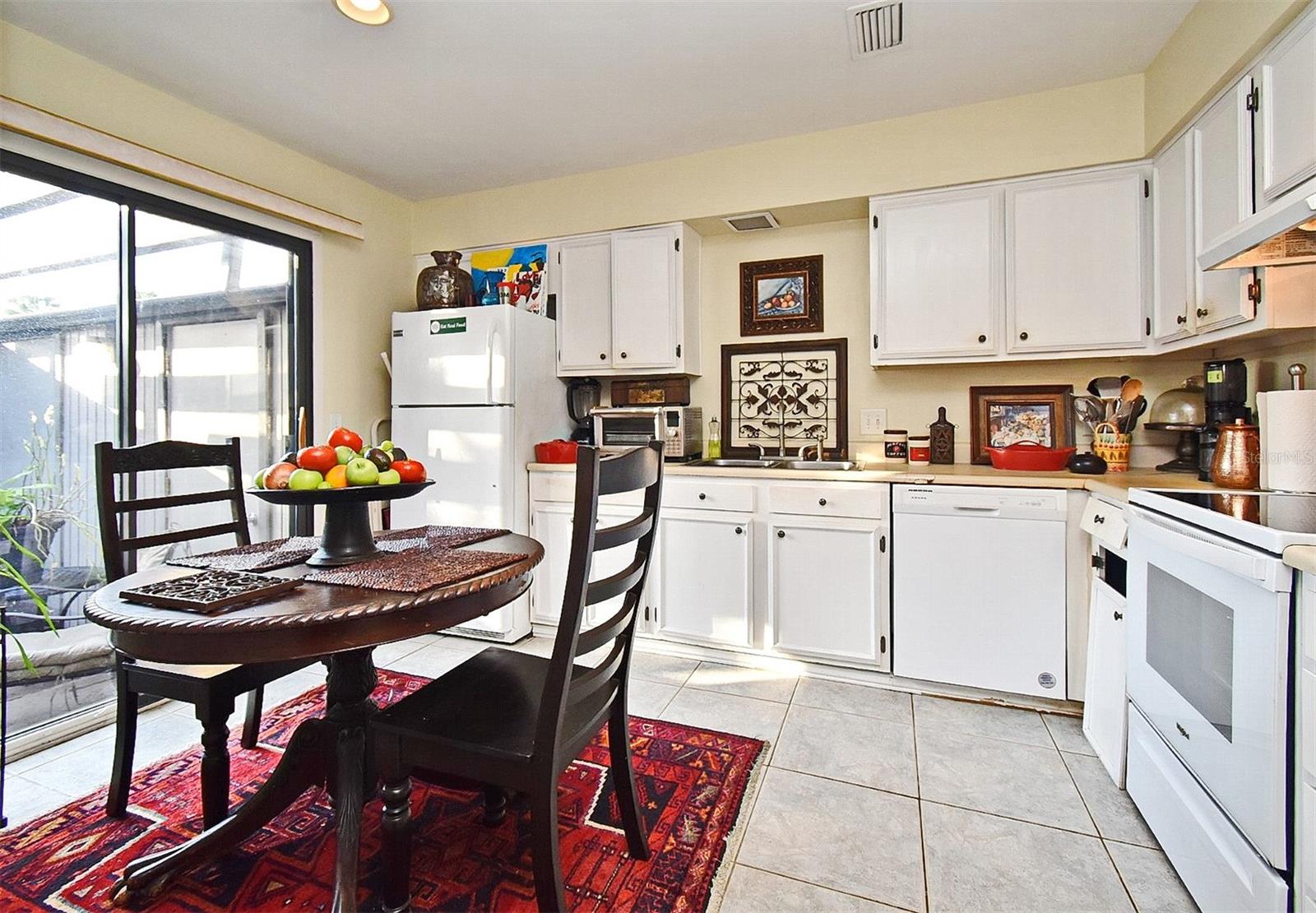 Image 8 of 27 For 686 Lake Villas Drive 686