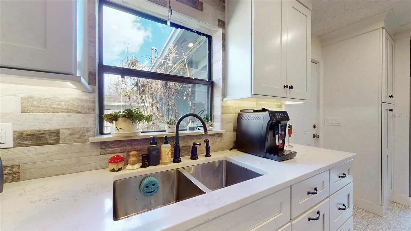 Image 14 of 42 For 3026 Touraine Avenue