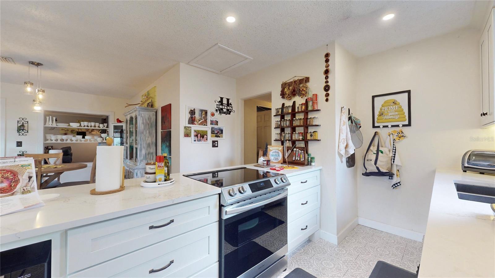 Image 15 of 42 For 3026 Touraine Avenue