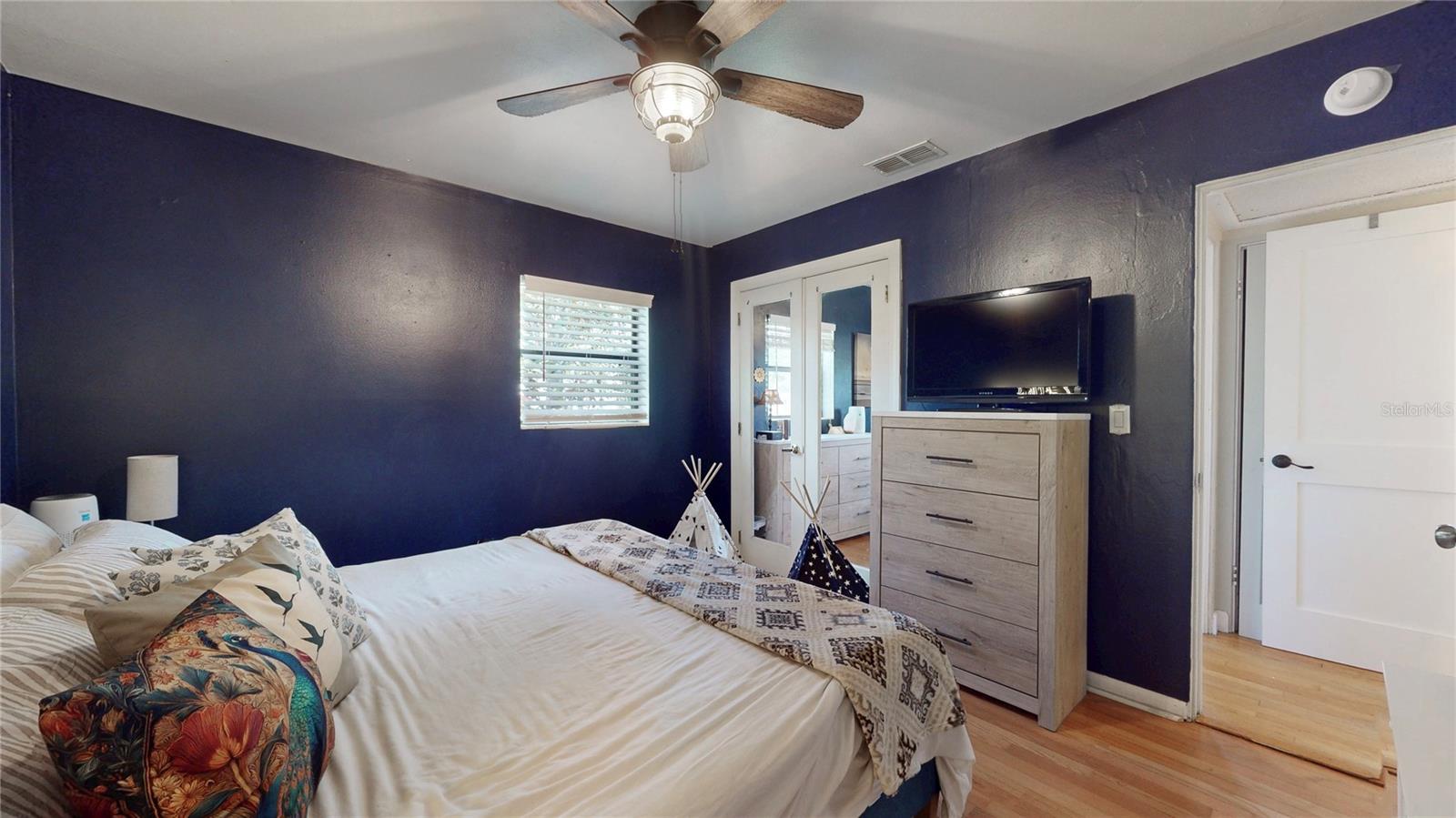 Image 21 of 42 For 3026 Touraine Avenue